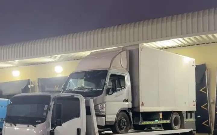MZ Meer recovery trucks ready for night callouts in Dubai